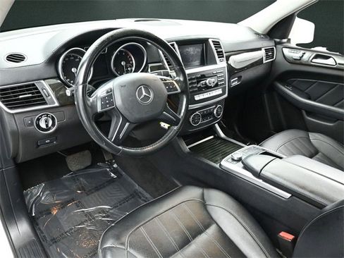 Used 2016 Mercedes-Benz GL 450 4MATIC w/ Premium I Package image 10