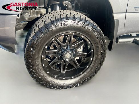 Used 2021 Nissan Titan SV w/ SV Convenience Package image 41