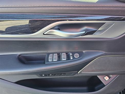 Used 2022 BMW 740i 740i w/ M Sport Package image 17