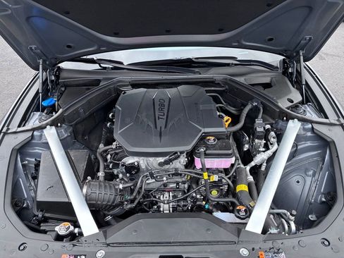 Used 2025 Genesis G70 2.5T RWD image 9