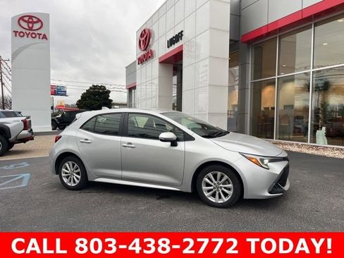 Used 2025 Toyota Corolla SE image 2