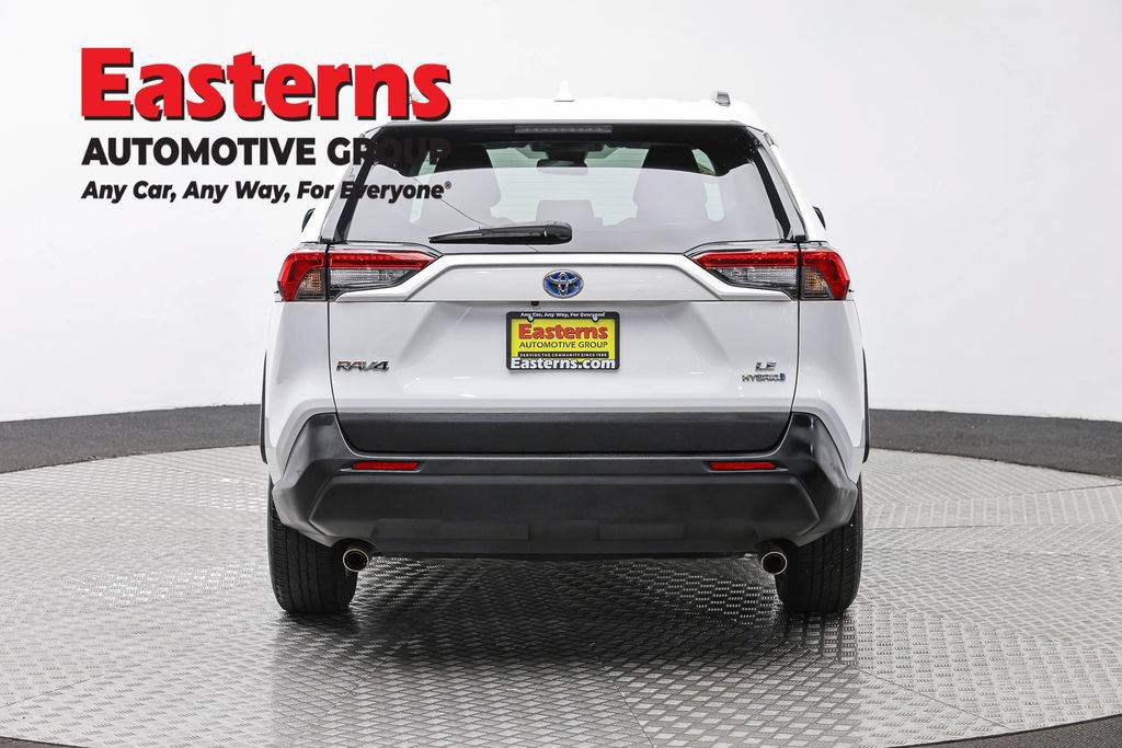 Used 2022 Toyota RAV4 LE AWD/4WD image 7