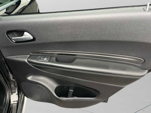 Used 2023 Dodge Durango SXT Launch Edition image 19