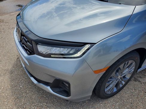New 2026 Honda Odyssey Touring image 11