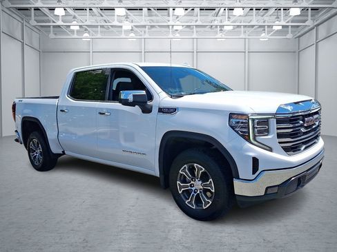 Used 2024 GMC Sierra 1500 SLT AWD/4WD image 7