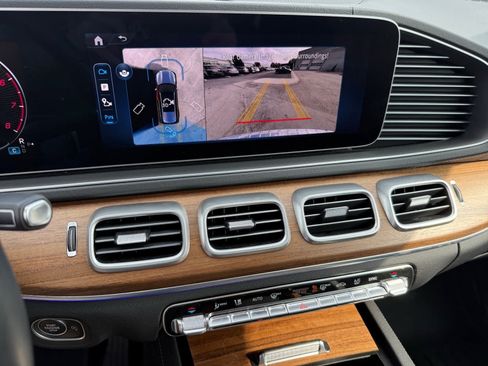 Certified 2025 Mercedes-Benz GLS 450 4MATIC image 18