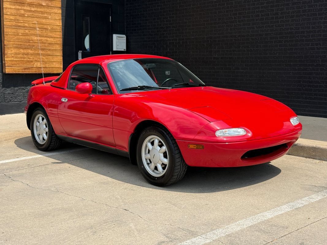Used 1990 MAZDA MX-5 Miata RWD image 12