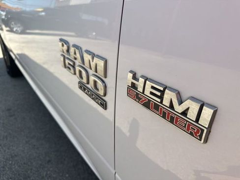 Used 2019 RAM 1500 Classic SLT image 9