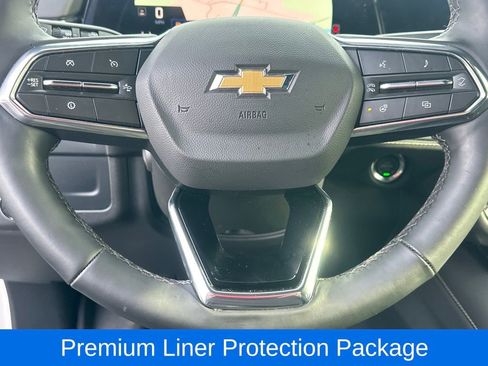 Used 2025 Chevrolet Suburban Premier image 23