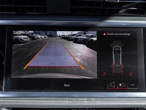 Used 2025 Audi Q3 2.0T Premium image 17