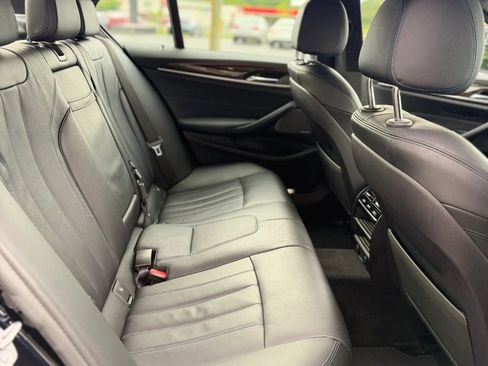 Used 2019 BMW 530i w/ M Sport Package RWD image 18
