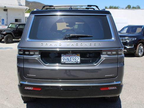 Used 2022 Jeep Grand Wagoneer Series III w/ Flexible Seating Group AWD/4WD image 5
