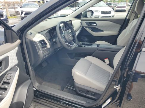 Certified 2023 Nissan Rogue SV FWD image 12