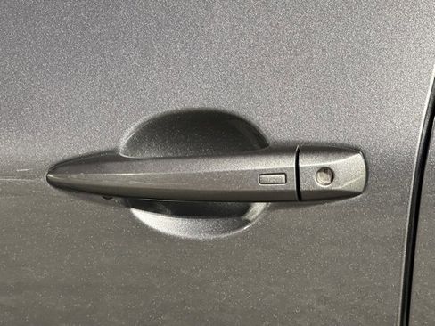 Used 2021 Nissan Rogue SV image 11