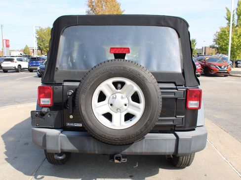 Used 2016 Jeep Wrangler Unlimited Sport w/ Max Tow Package image 8