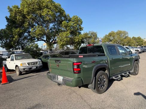 Used 2023 Nissan Frontier PRO-4X w/ Pro Convenience Package AWD/4WD image 3
