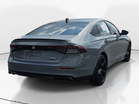 Used 2025 Honda Accord Sport image 6