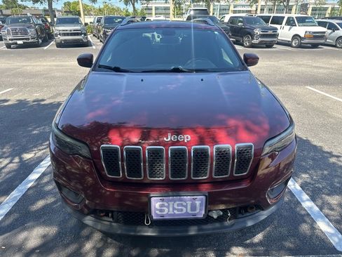 Used 2019 Jeep Cherokee Latitude Plus w/ Comfort/Convenience Group AWD/4WD image 2