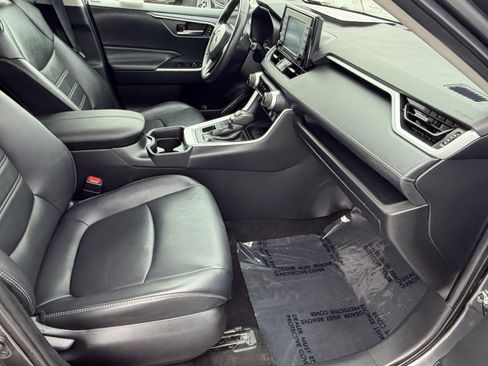 Certified 2021 Toyota RAV4 XLE Premium AWD/4WD image 10