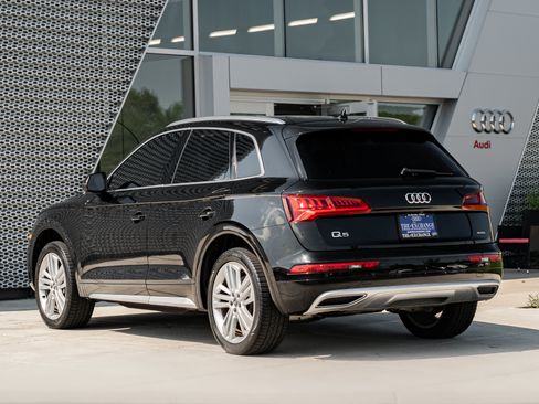 Used 2019 Audi Q5 2.0T Premium Plus w/ Premium Plus Package AWD/4WD image 5