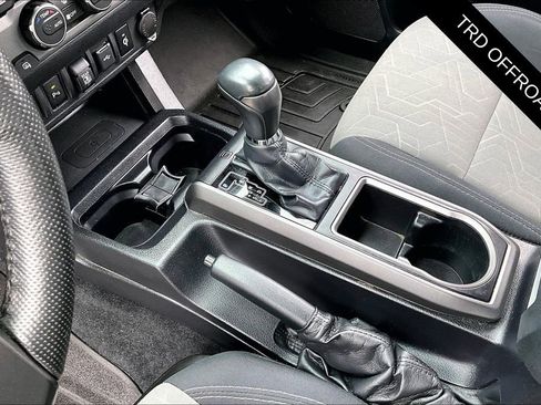 Used 2021 Toyota Tacoma TRD Off-Road image 18