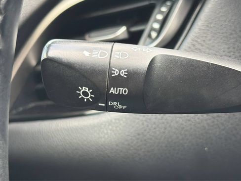 Used 2019 Toyota C-HR Limited FWD image 17