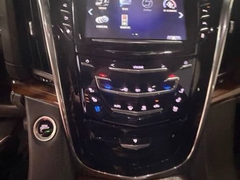 Used 2016 Cadillac Escalade Premium AWD/4WD image 17