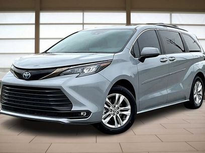 Used 2023 Toyota Sienna AWD