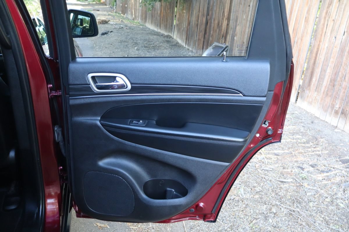 Used 2021 Jeep Grand Cherokee Limited AWD/4WD image 26