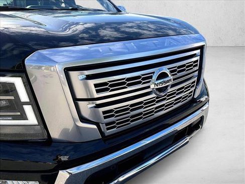 Used 2021 Nissan Titan Platinum Reserve w/ Moonroof Package AWD/4WD image 27