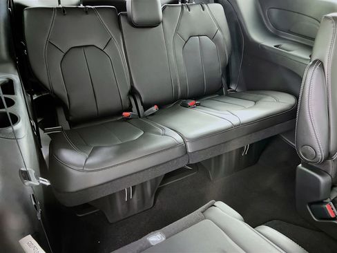 New 2026 Chrysler Pacifica Select FWD image 24