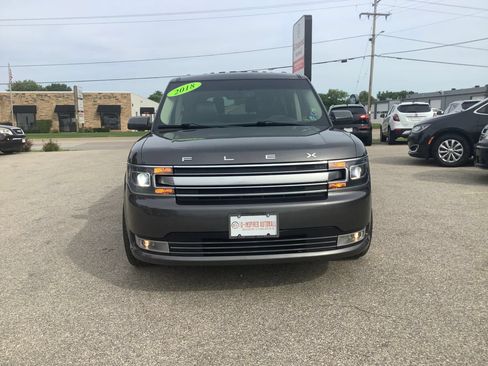 Used 2018 Ford Flex Limited w/ Equipment Group 303A AWD/4WD image 3
