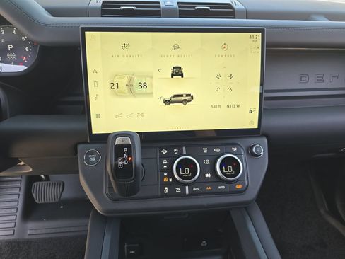 New 2026 Land Rover Defender 130 X-Dynamic SE AWD/4WD image 21