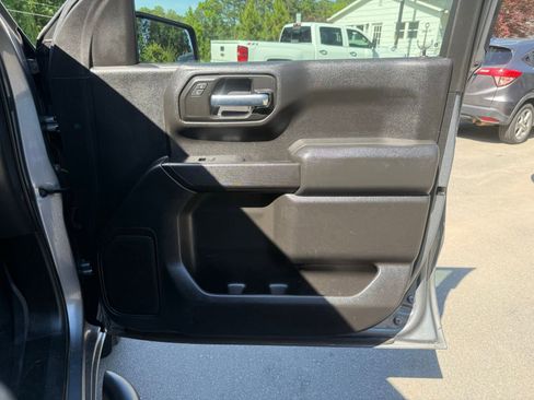 Used 2020 Chevrolet Silverado 1500 Custom w/ Custom Value Package RWD image 22