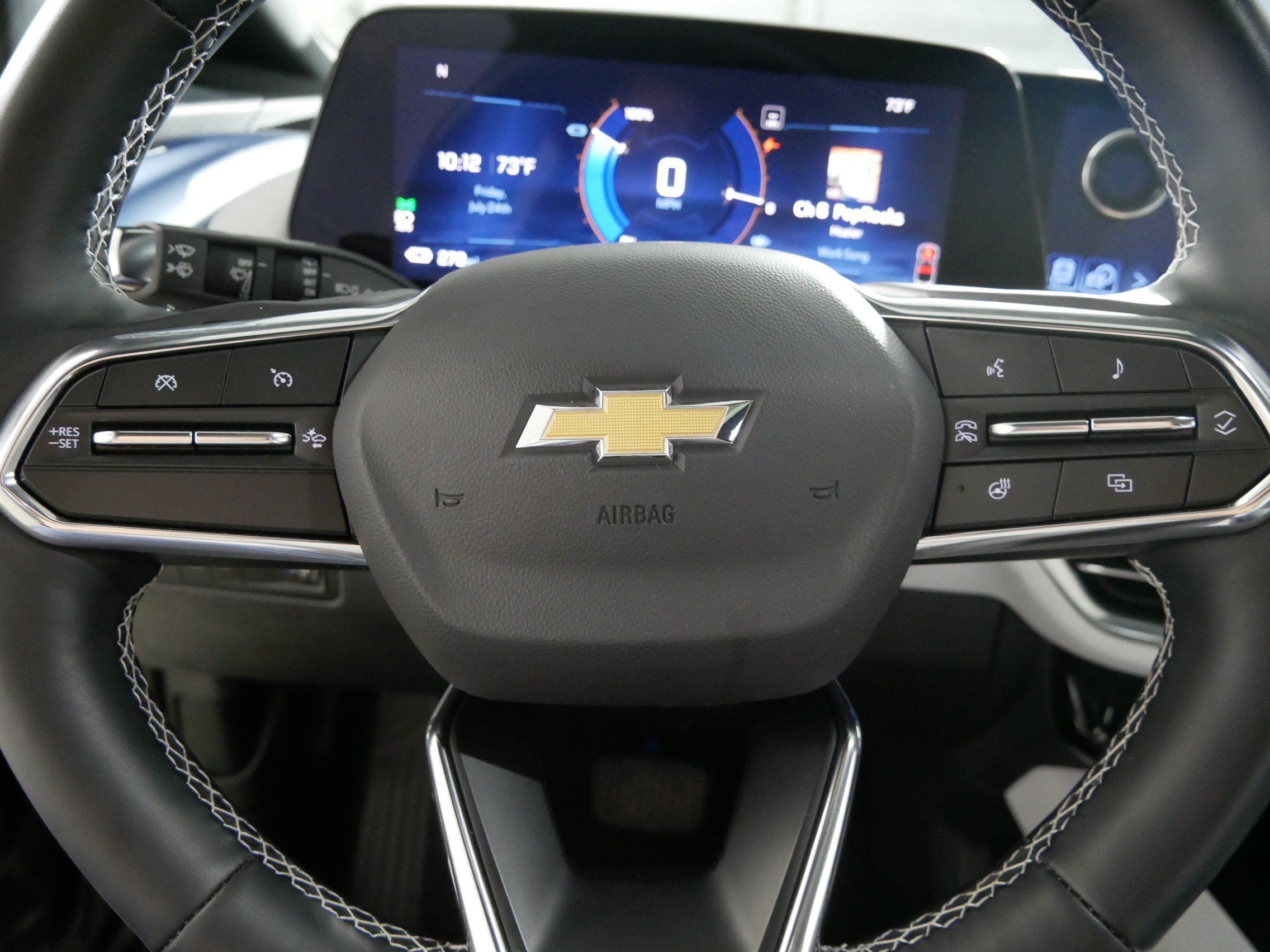 Used 2025 Chevrolet Equinox EV LT w/ Convenience Package FWD image 25