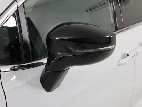 Used 2025 Chrysler Pacifica Select FWD image 48