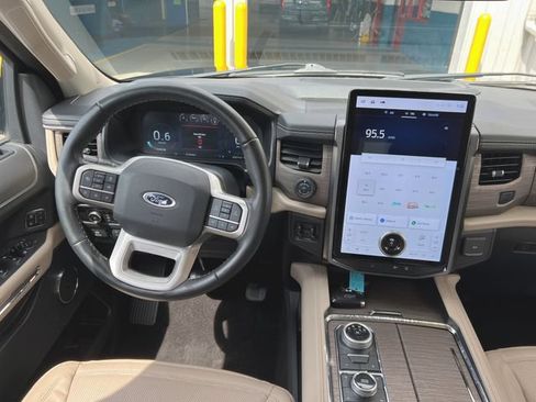 Used 2023 Ford Expedition Limited AWD/4WD image 15