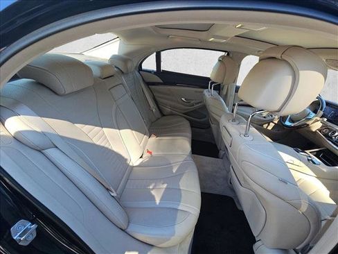Used 2018 Mercedes-Benz S 560 Sedan image 18