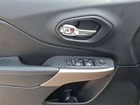 Certified 2018 Jeep Cherokee Limited AWD/4WD image 16
