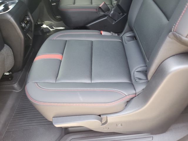 New 2026 Chevrolet Traverse RS w/ LPO, Floor Liner Package FWD image 15