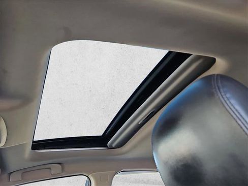 Used 2015 Nissan Altima 2.5 SL w/ Technology Package image 16