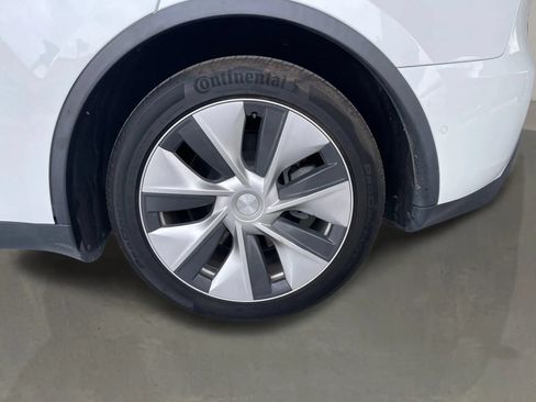 Used 2021 Tesla Model Y Long Range AWD/4WD image 10