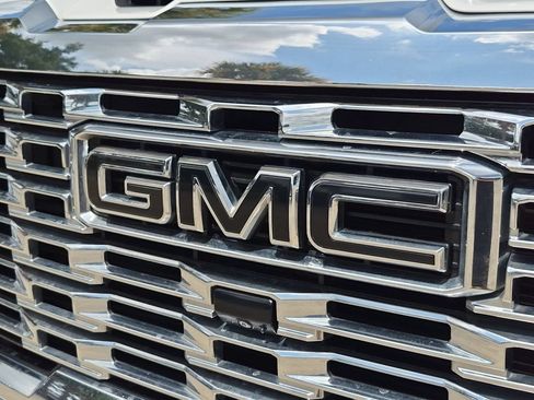 Used 2024 GMC Sierra 3500 Denali w/ Denali Reserve Package AWD/4WD image 5