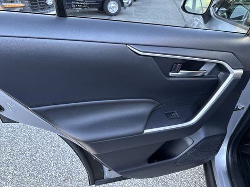 Used 2022 Toyota RAV4 XLE Premium image 22