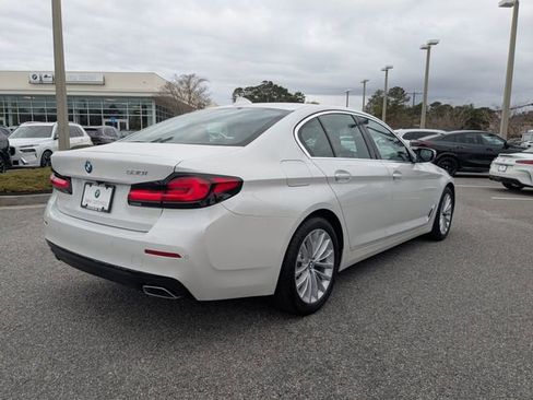 Used 2023 BMW 530i w/ Convenience Package image 5
