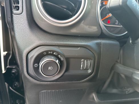 Used 2023 Jeep Wrangler Sahara image 17