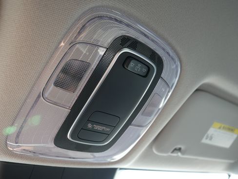 Certified 2025 Hyundai Elantra SE FWD image 32