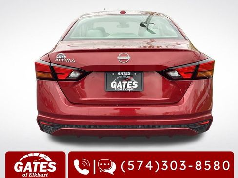 Used 2025 Nissan Altima 2.5 SV FWD image 8