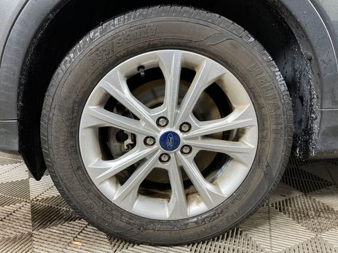 Certified 2019 Ford Escape SE image 12