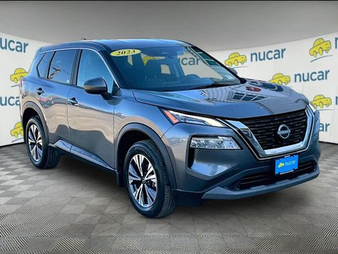 Used 2023 Nissan Rogue SV image 1